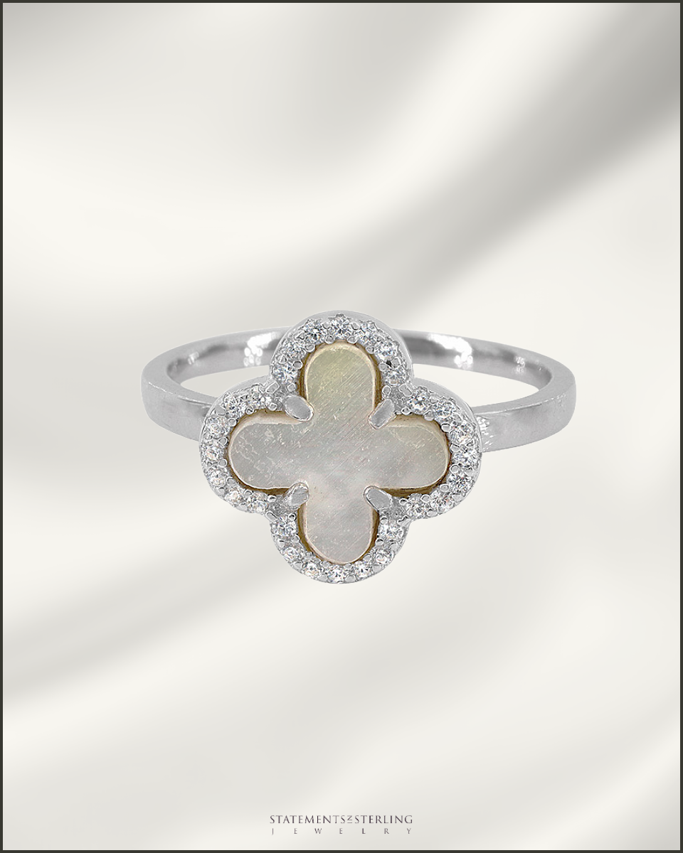 Sterling Silver Clover Ring in Pearl