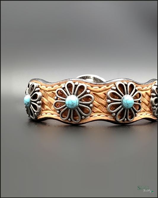 Rodeo Drive Conchos Handcrafted Basketweave Tooled Leather Petite Dog Collar in Light Oil