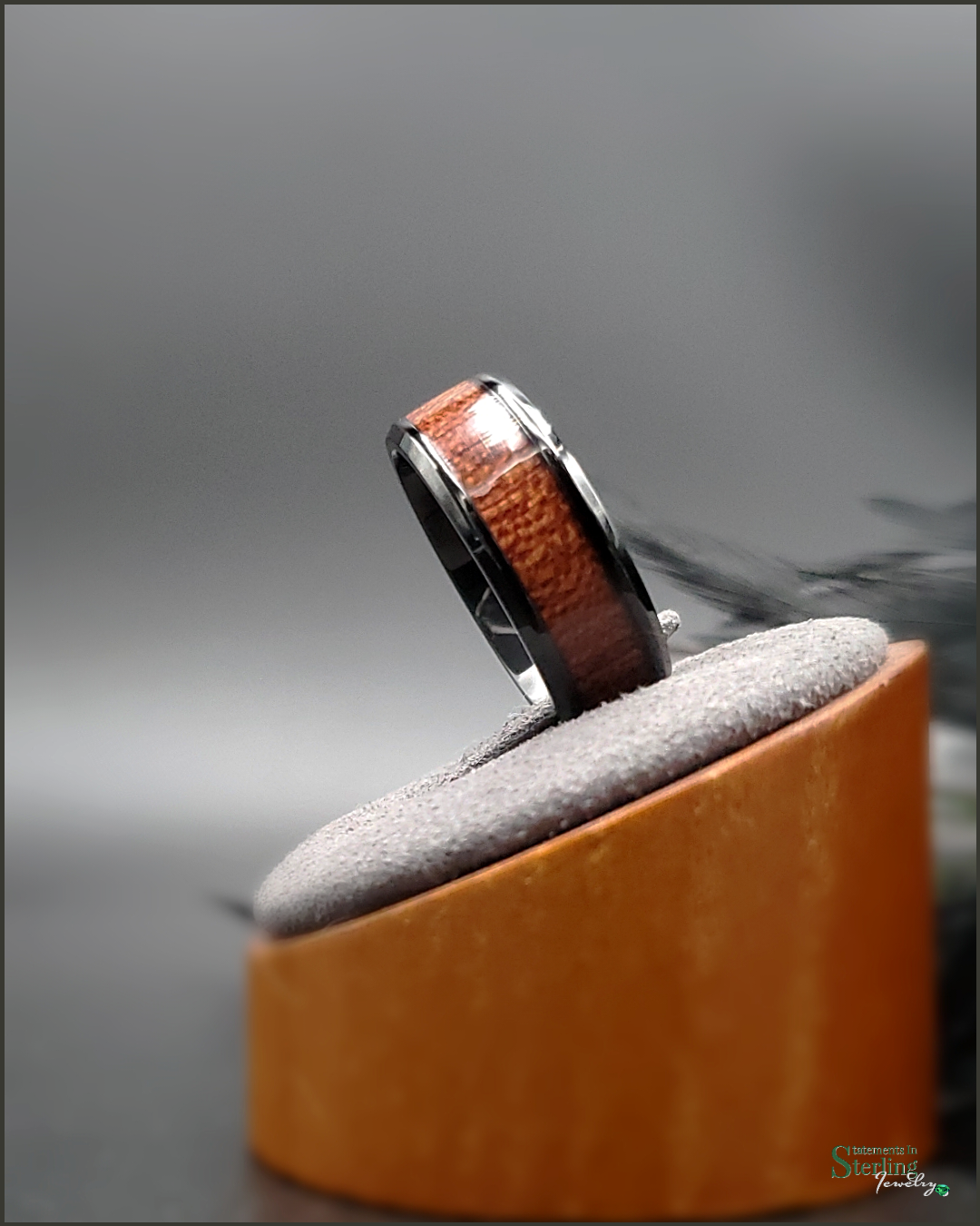 Bubinga Wood Inlay Ring Band in Black Titanium