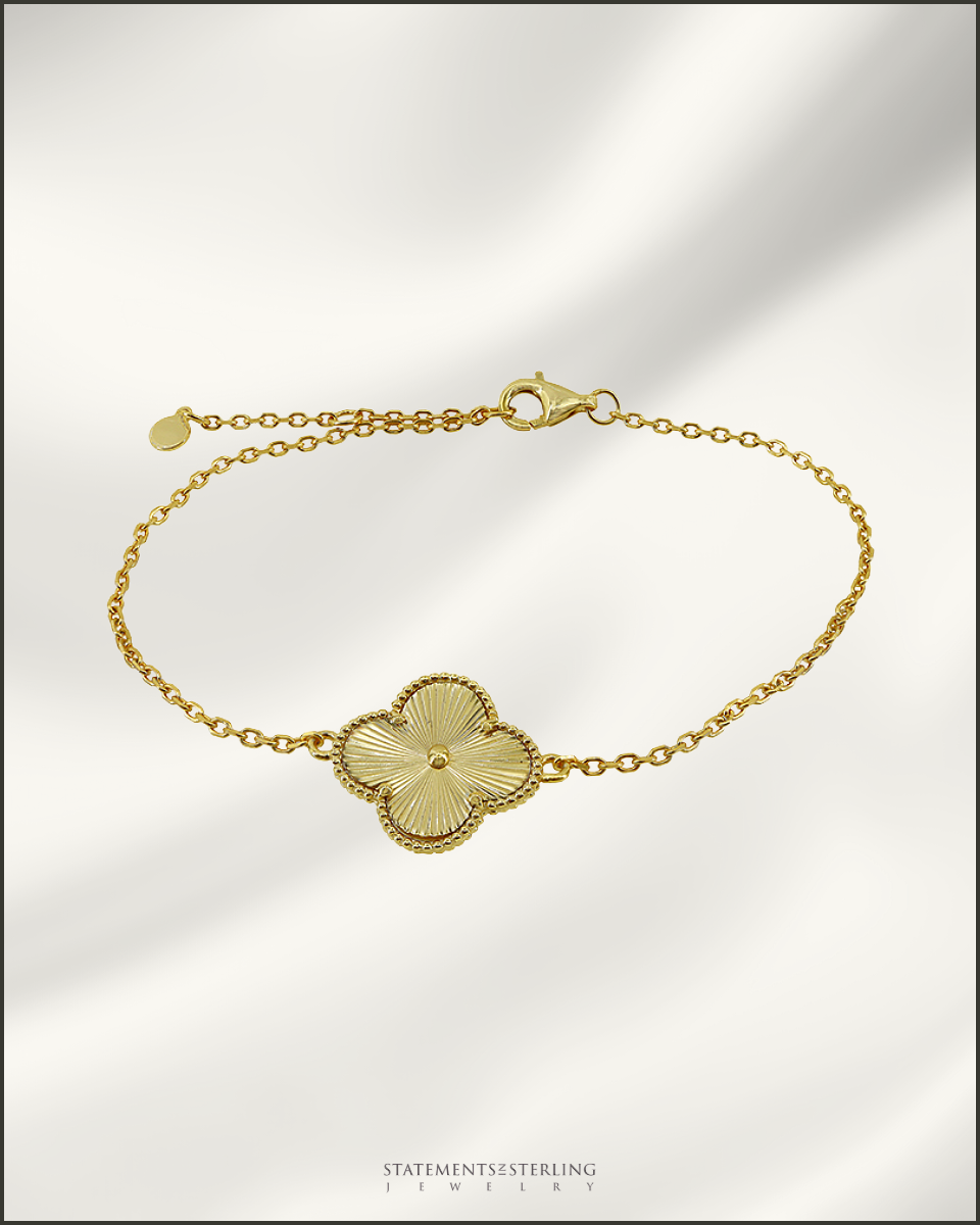 Sterling Silver Clover Signature Bracelet in Gold