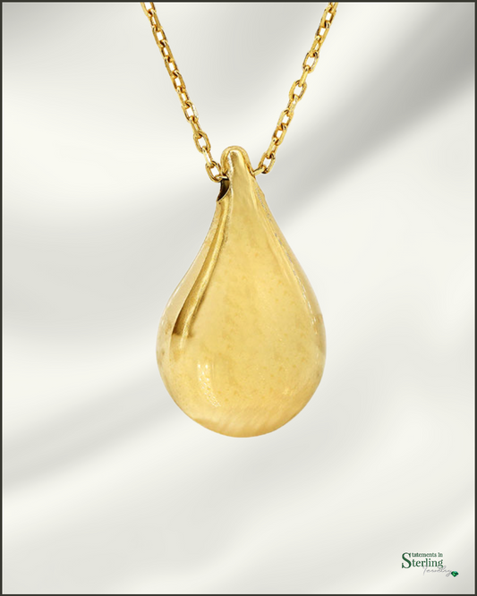 10k Gold Teardrop Necklace